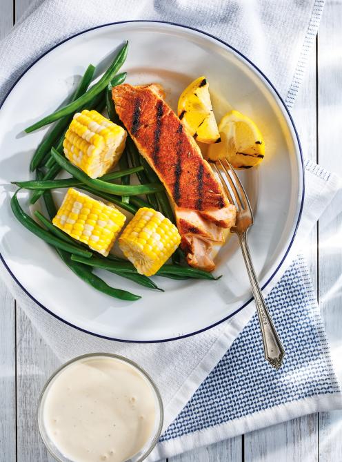 Salmón con Especias Cajún y Verduras