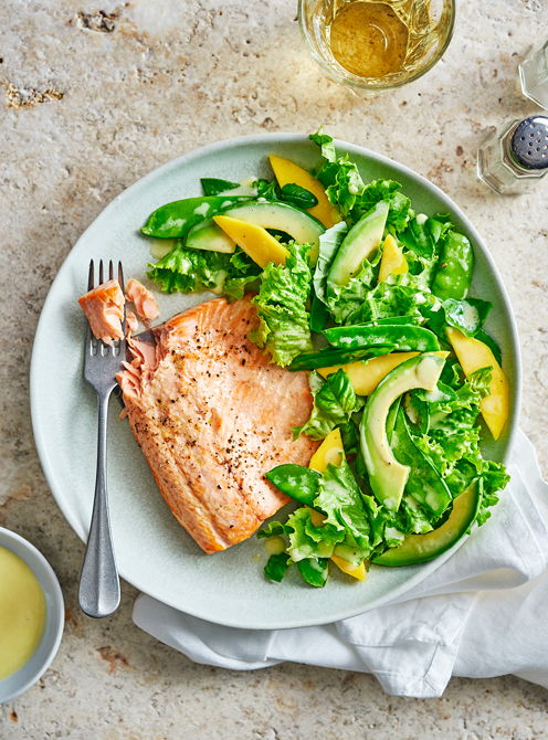 Trucha al Horno con Ensalada de Mango